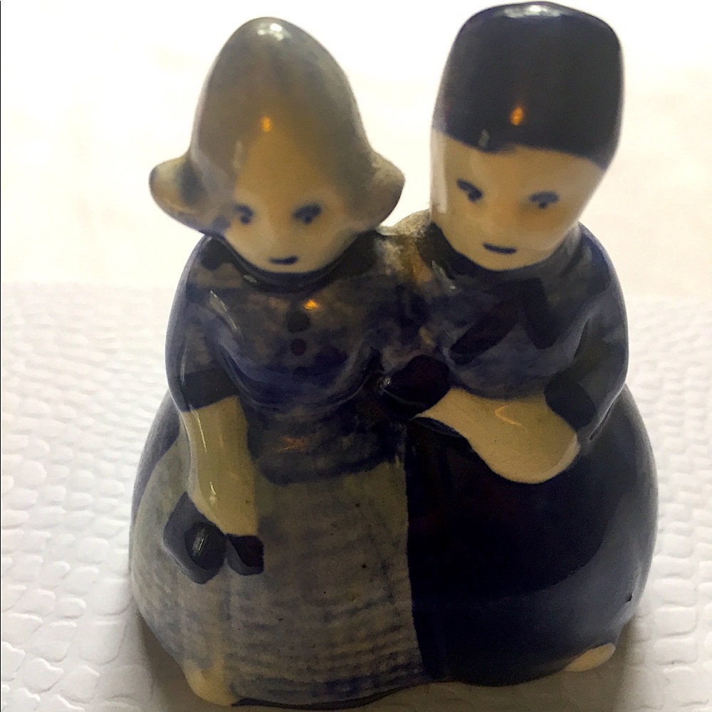 Delft Holland ‘Classic Couple’ Figurine Bell